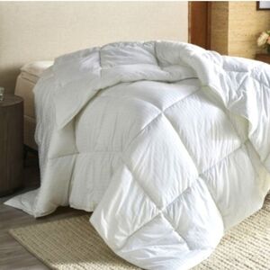 New Pottery Barn Down Alternative Duvet Insert/Comforter Hypoallergenic. King Sz